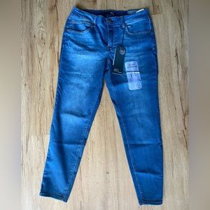 1822 Women’s Ankle Skinny Jeans